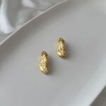 Sculpted Gold Buds