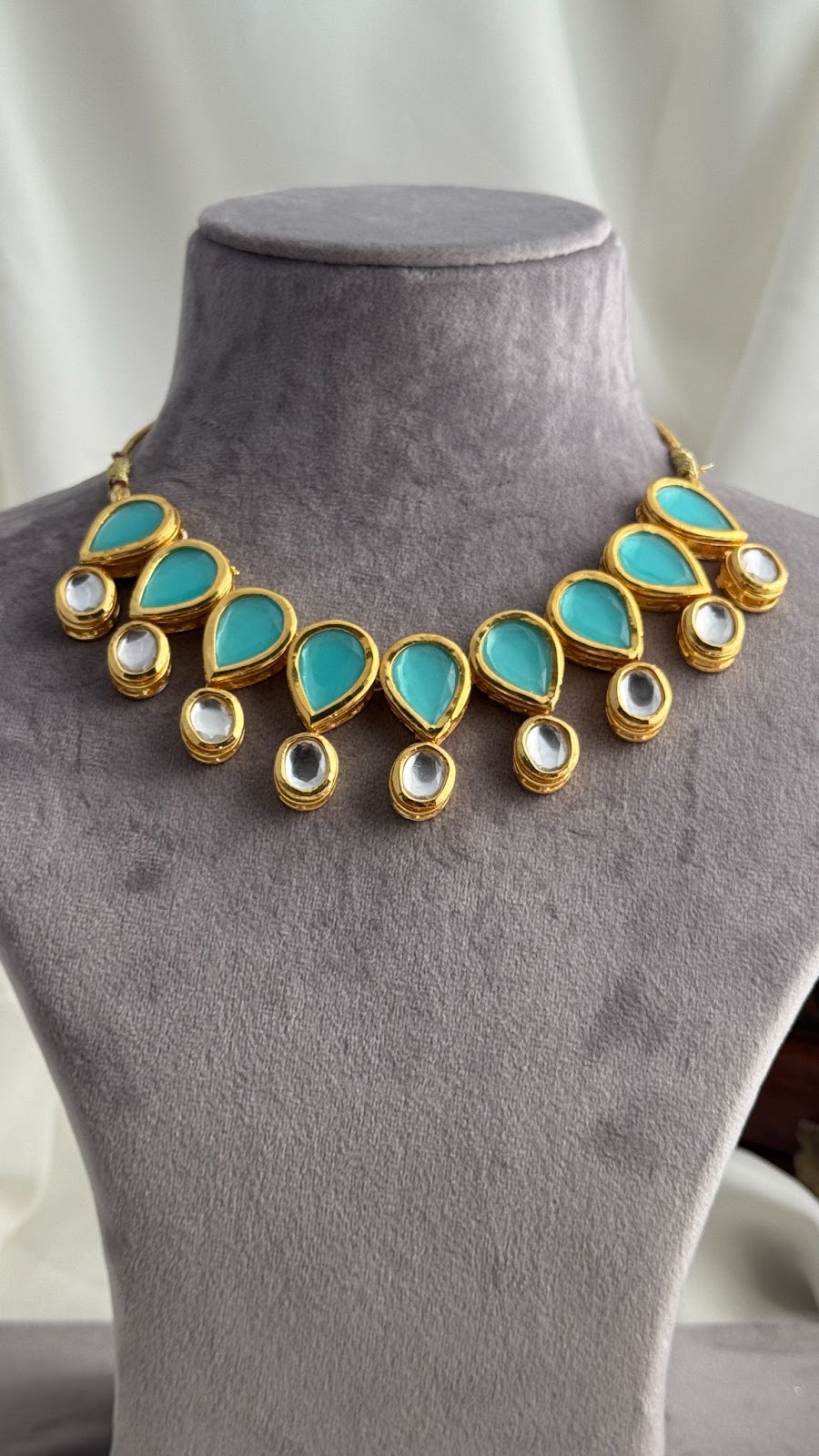 Kundan Choker
